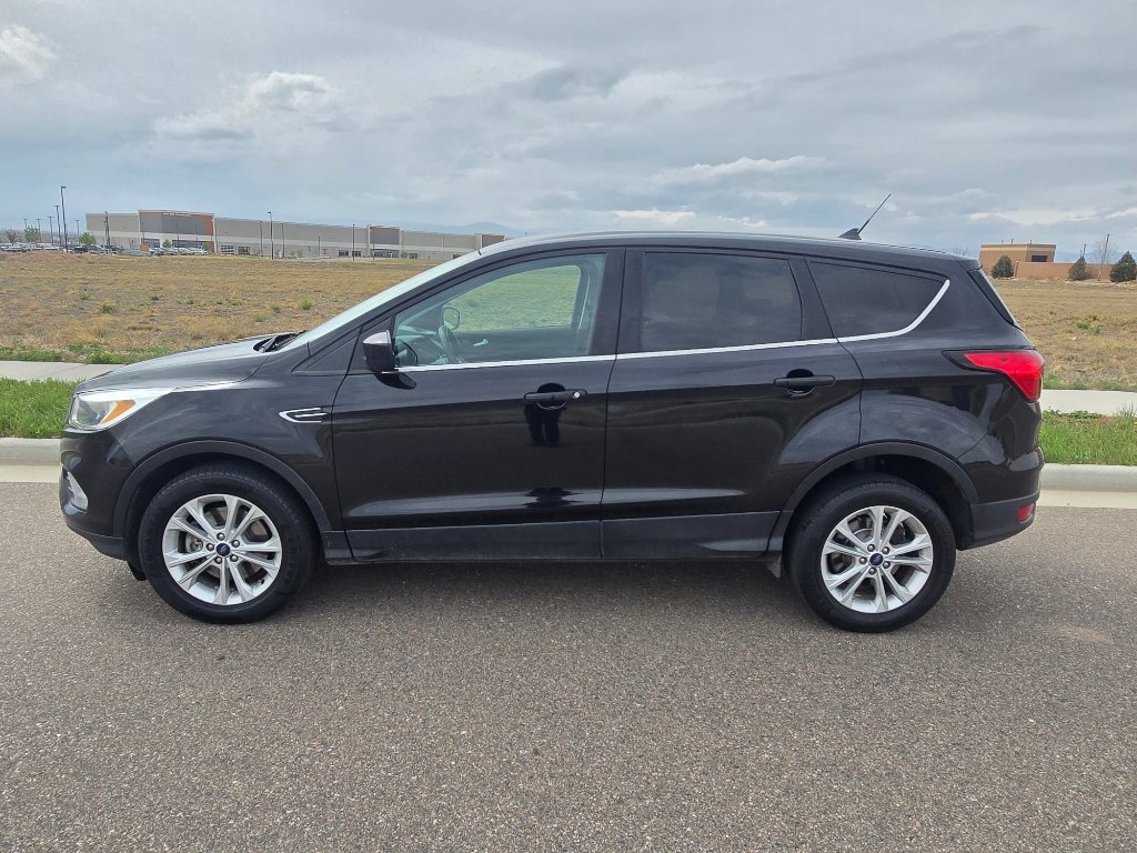 Used 2019 Ford Escape SE image 2