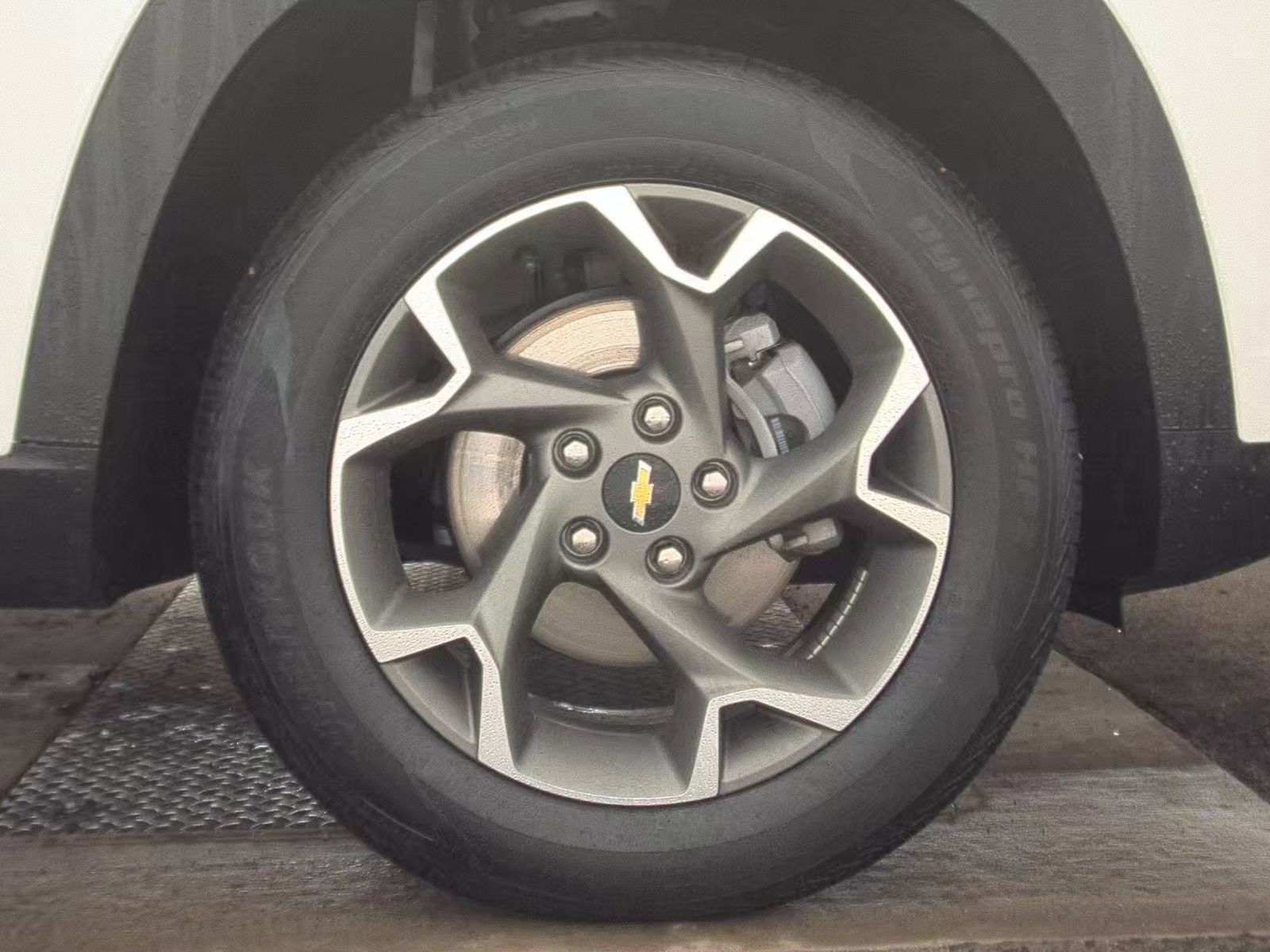 Used 2025 Chevrolet Trax LT w/ LT Convenience Package image 11