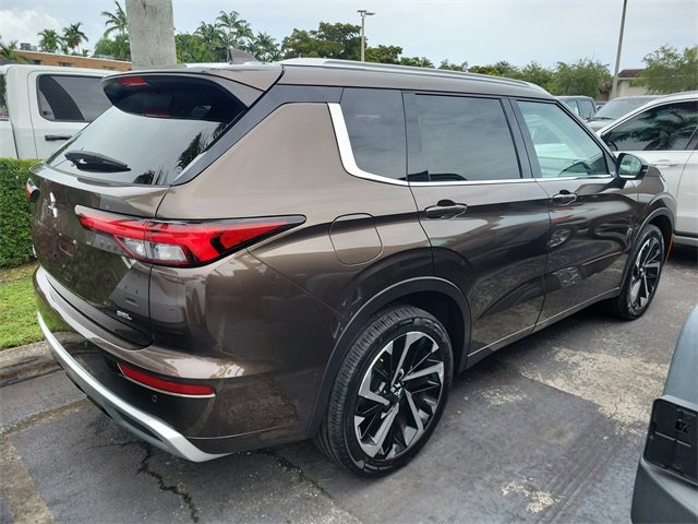Used 2022 Mitsubishi Outlander SEL image 3