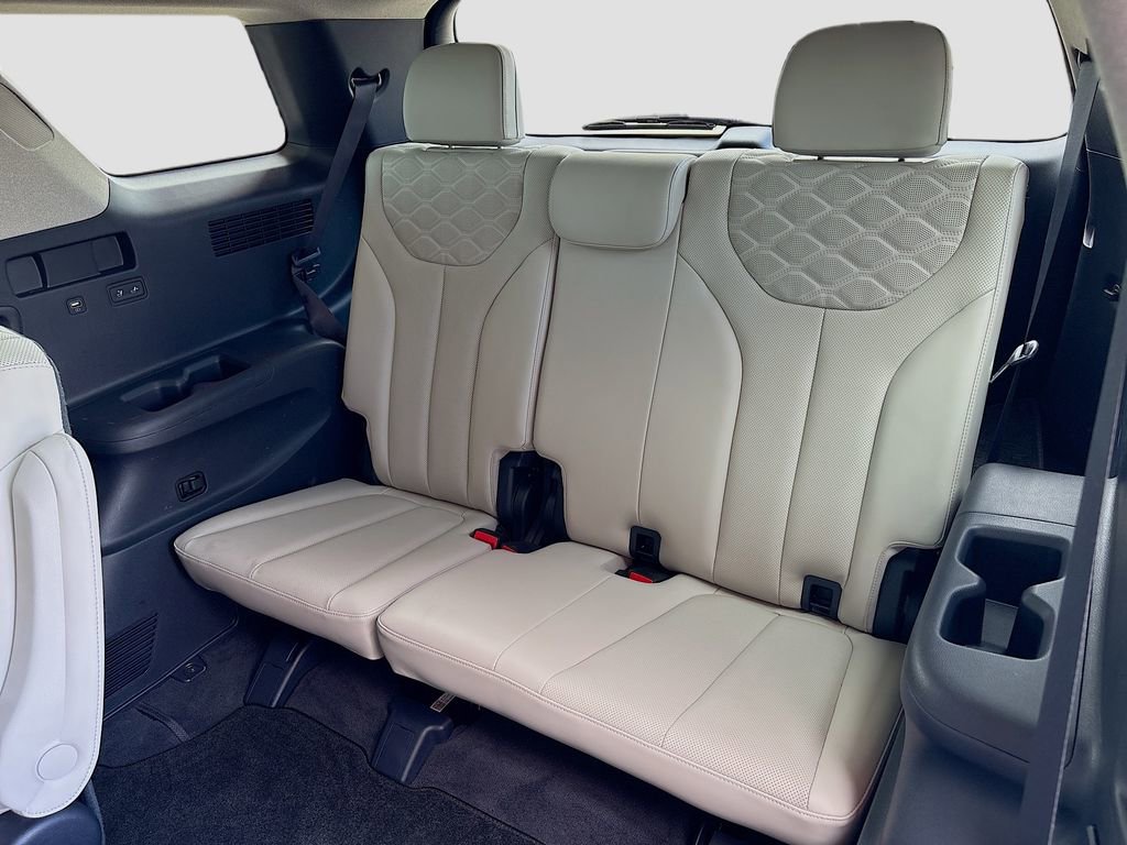 Used 2022 Hyundai Palisade Limited image 24