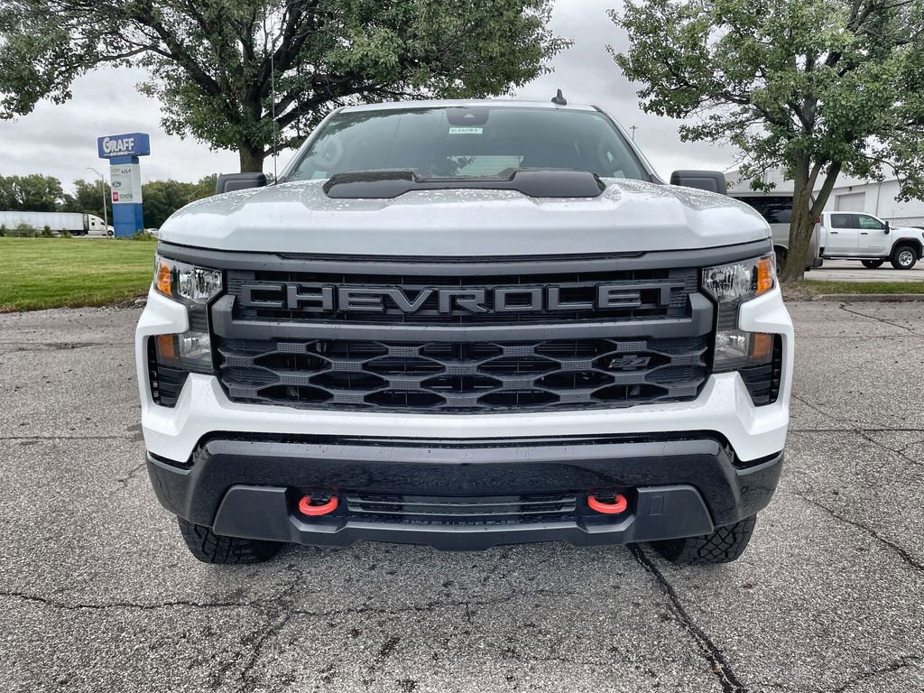 New 2026 Chevrolet Silverado 1500 Custom Trail Boss w/ LPO, Dark Essentials Package image 3