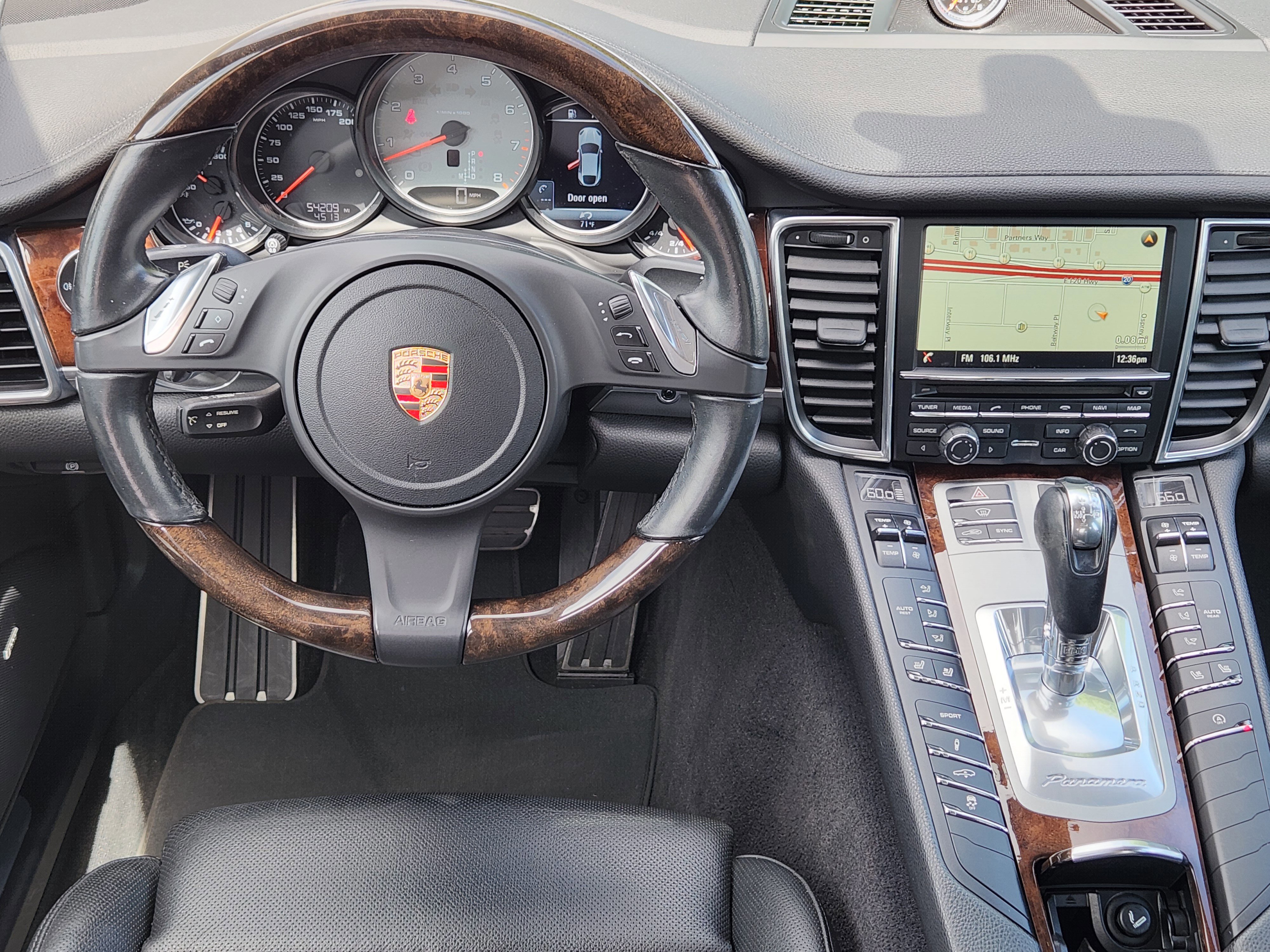 Used 2015 Porsche Panamera S image 20