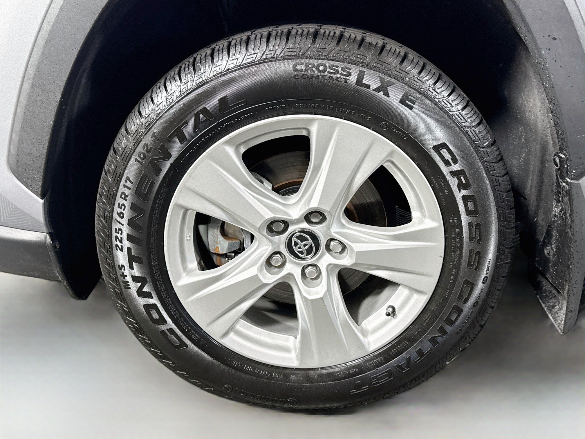 Used 2021 Toyota RAV4 XLE FWD image 38