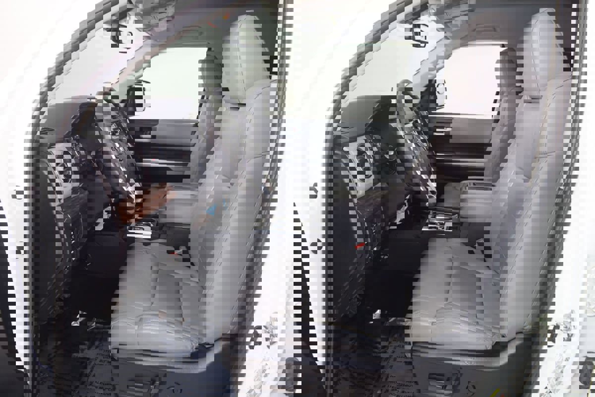 Used 2014 Toyota Tundra Limited w/ Limited Premium Package image 11