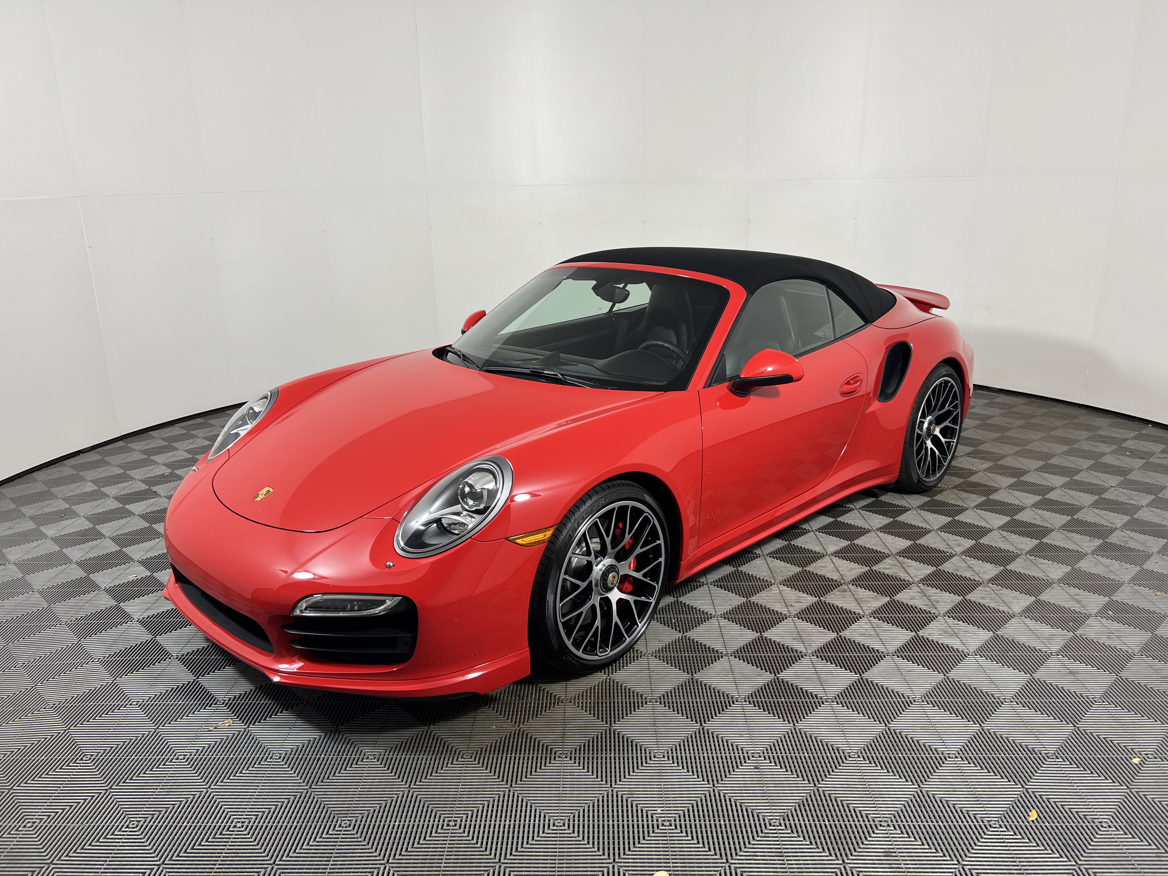 Certified 2015 Porsche 911 4 Cabriolet AWD/4WD image 11