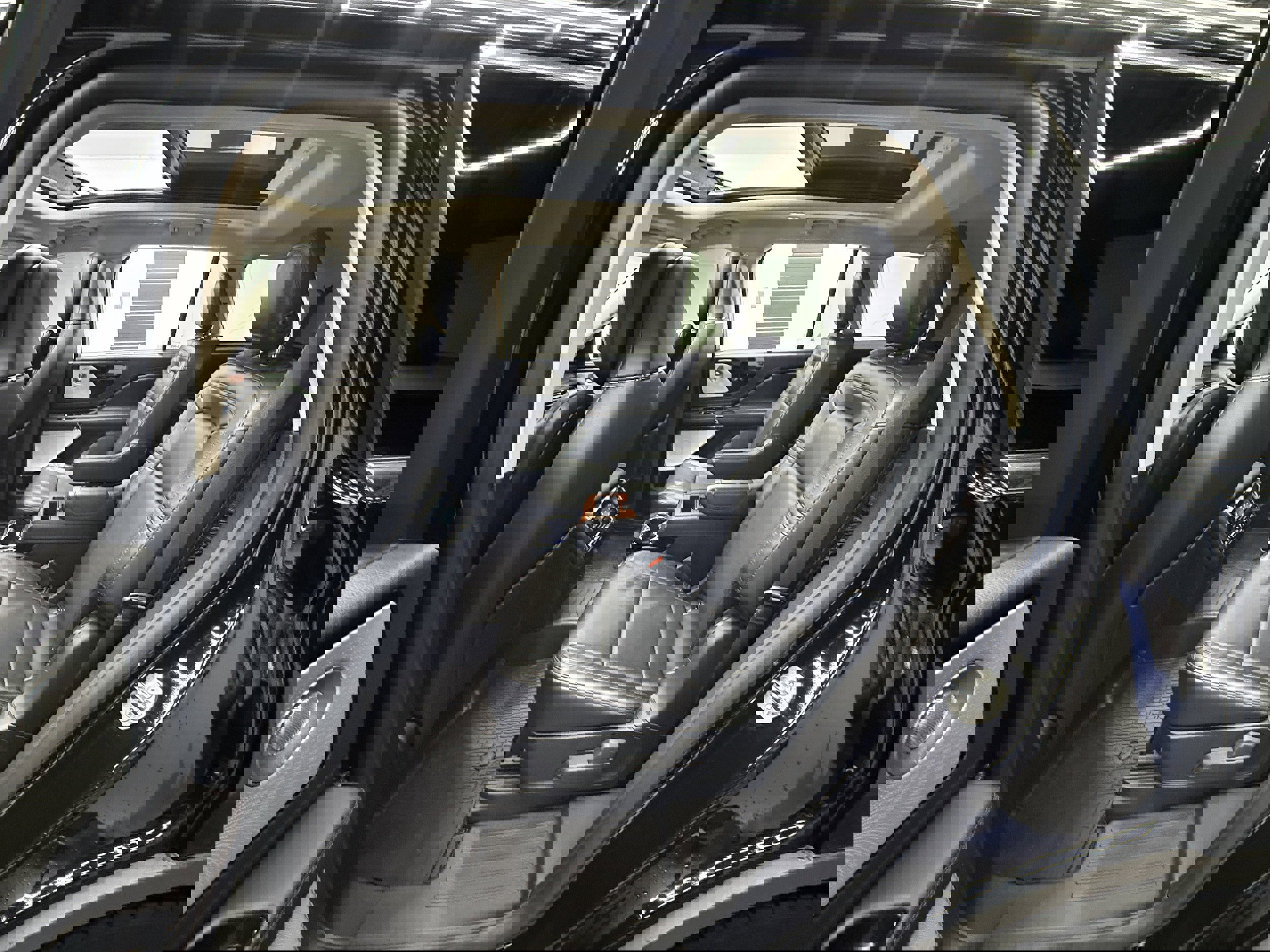 Used 2020 Lincoln Aviator Reserve w/ Equipment Group 201A image 23