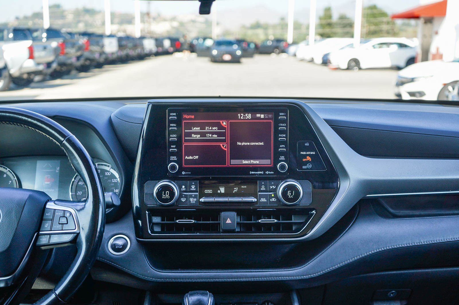 Used 2021 Toyota Highlander LE image 14