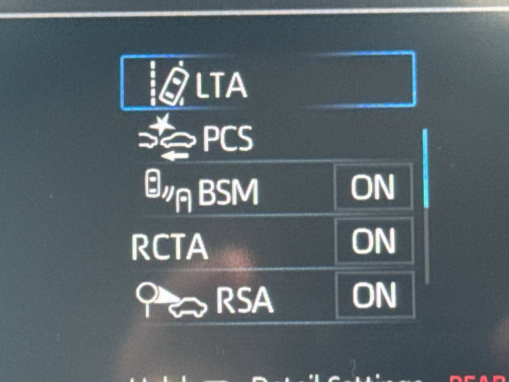 Used 2025 Toyota RAV4 XLE AWD/4WD image 19