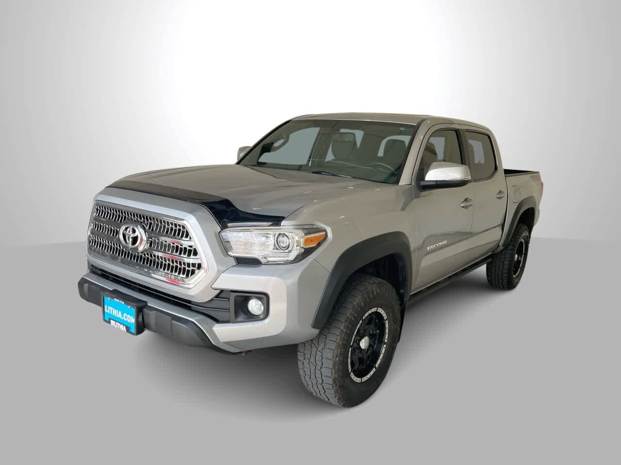 Used 2016 Toyota Tacoma TRD Off-Road w/ Premium & Technology Package AWD/4WD image 1