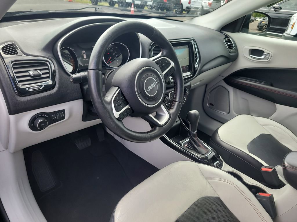 Used 2018 Jeep Compass Limited w/ Navigation Group image 16