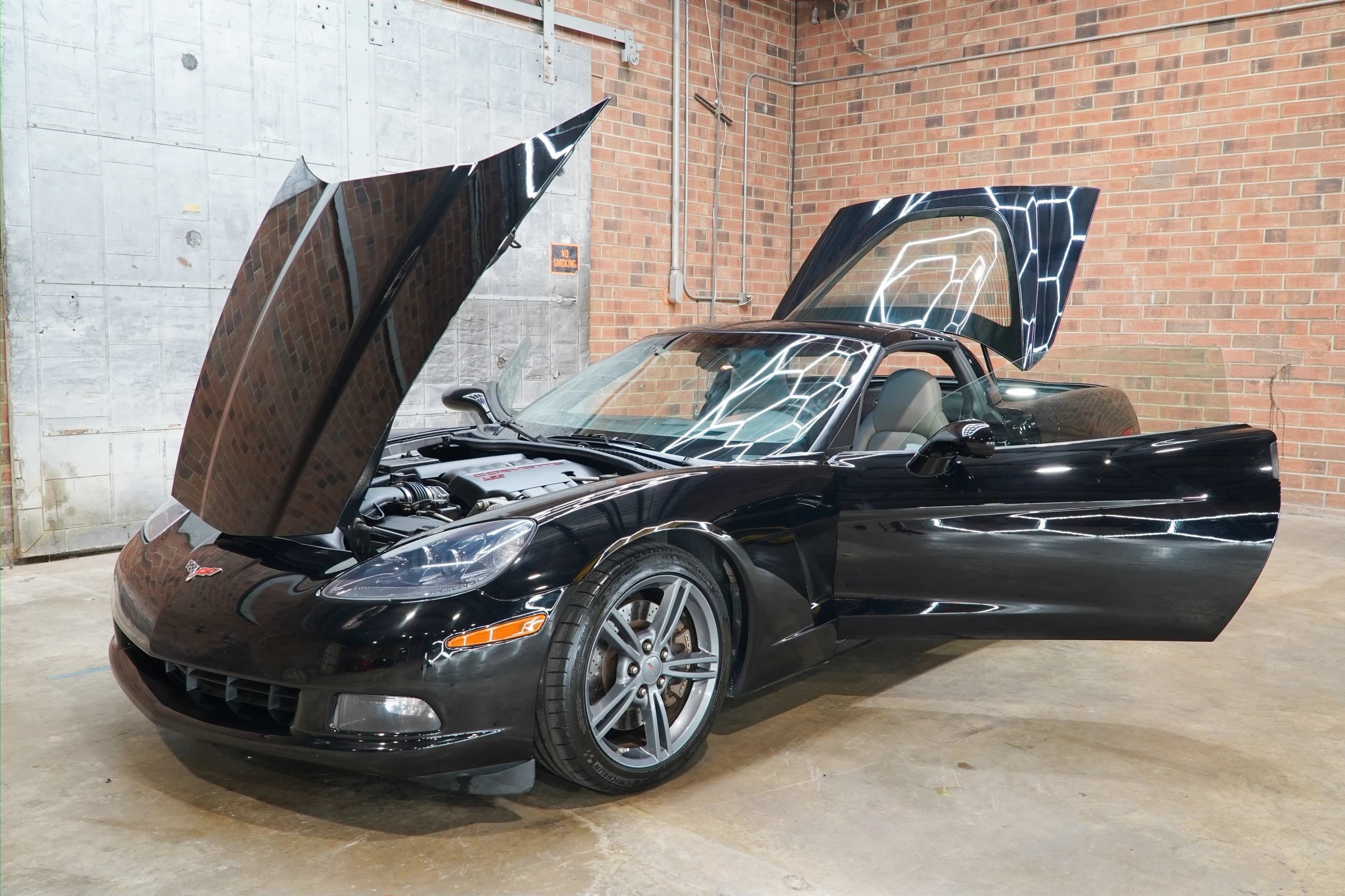 Used 2009 Chevrolet Corvette Coupe w/ Preferred Equipment Group RWD image 26