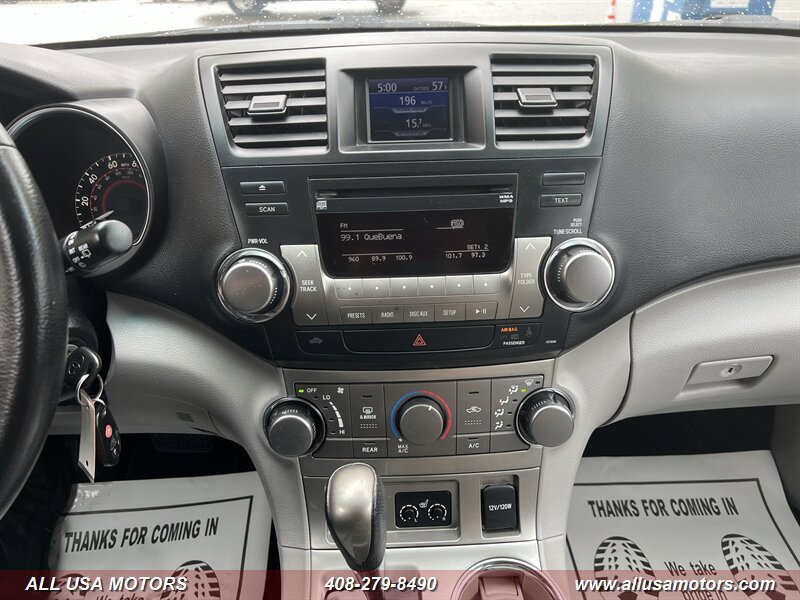 Used 2012 Toyota Highlander SE w/ Tow Pkg image 36
