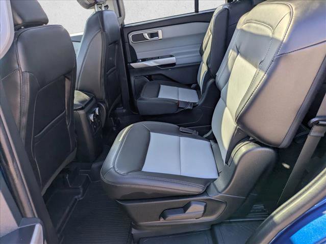 Used 2023 Ford Explorer XLT w/ Equipment Group 202A AWD/4WD image 17