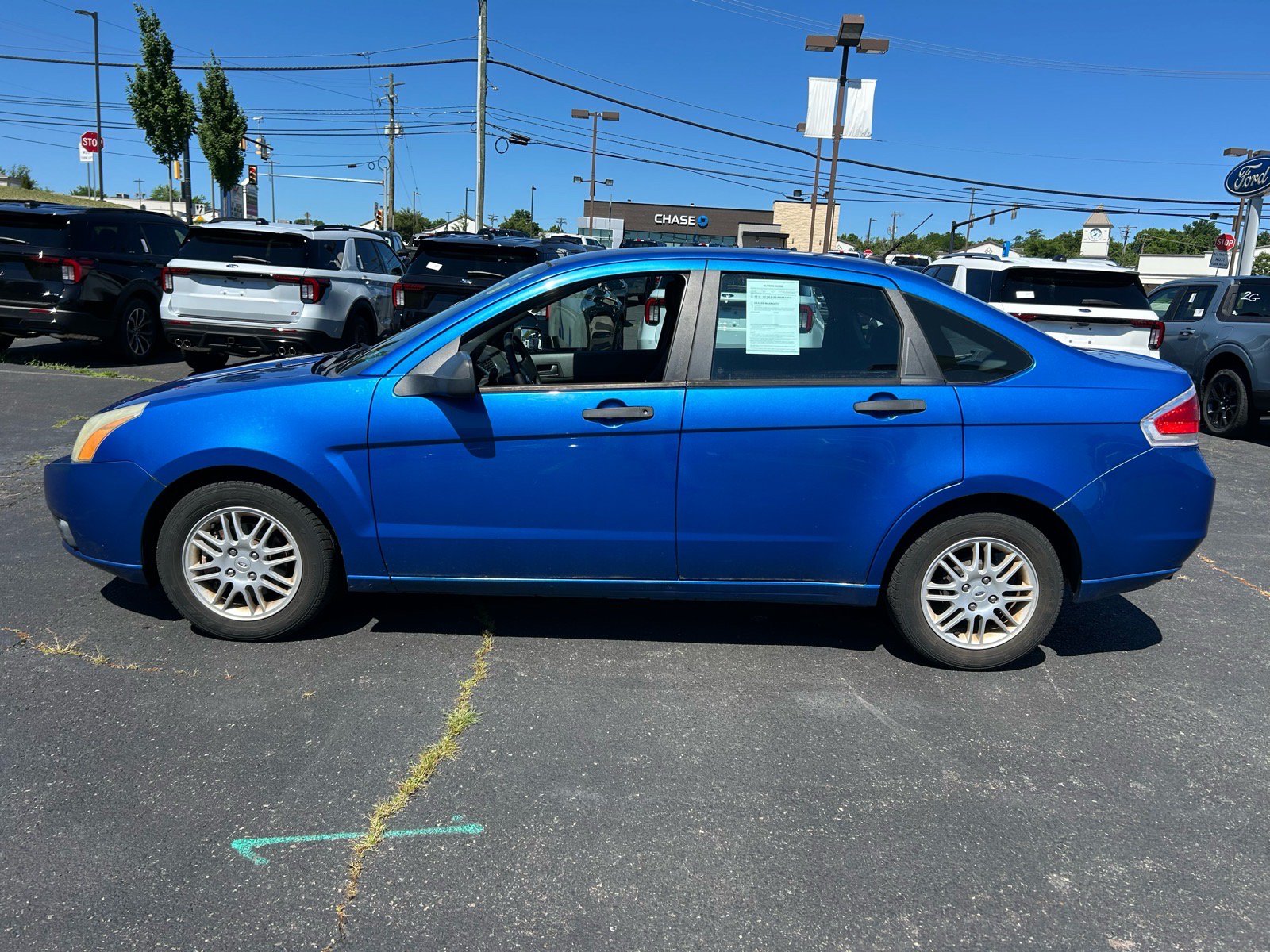 Used 2010 Ford Focus SE FWD image 8