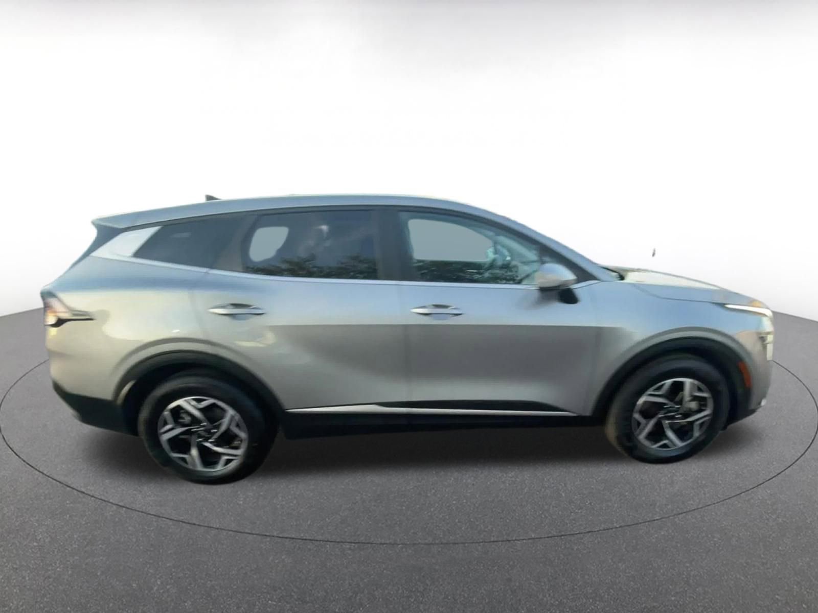 Used 2025 Kia Sportage LX FWD image 16