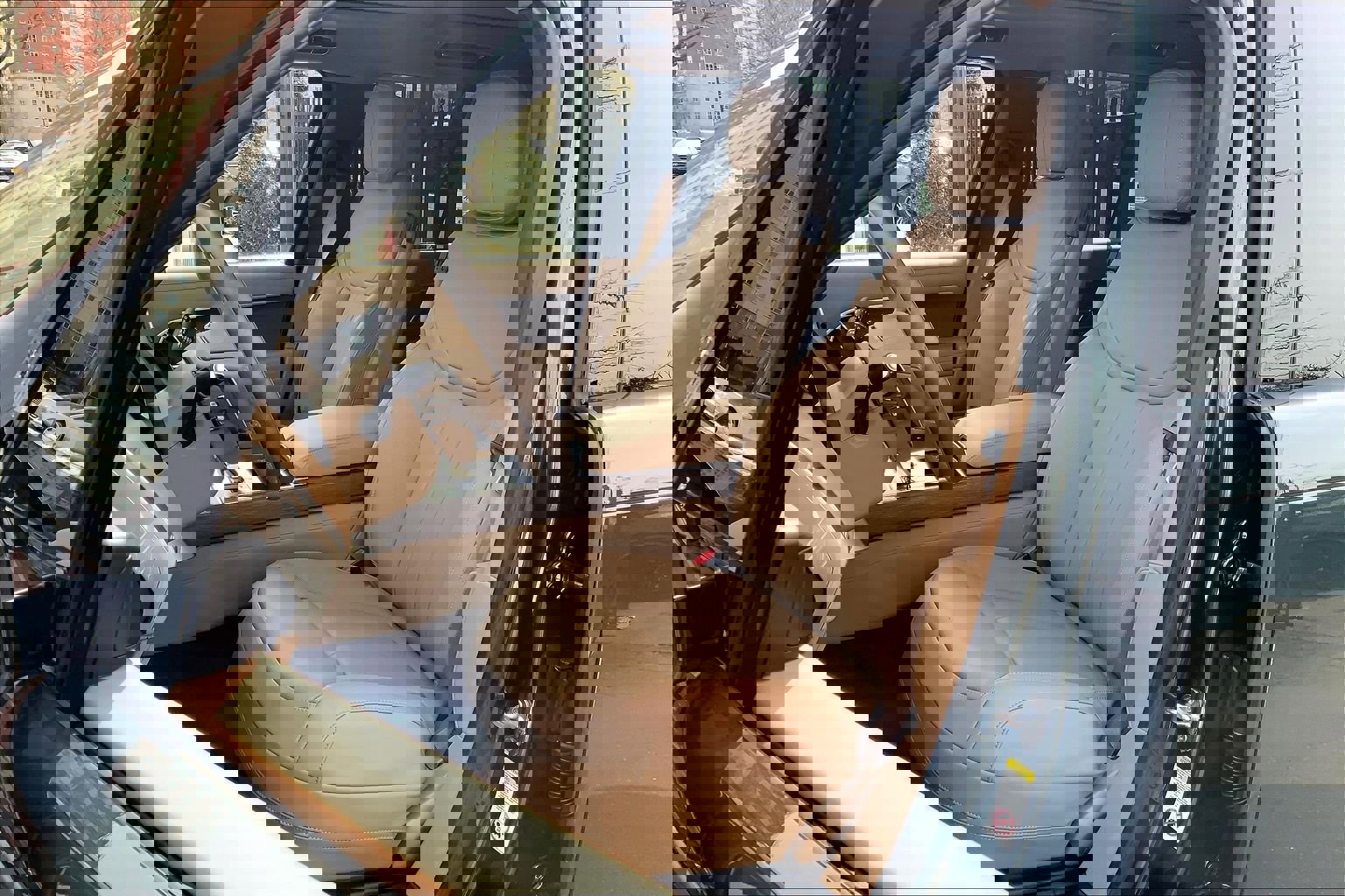 New 2026 Land Rover Range Rover SE image 9