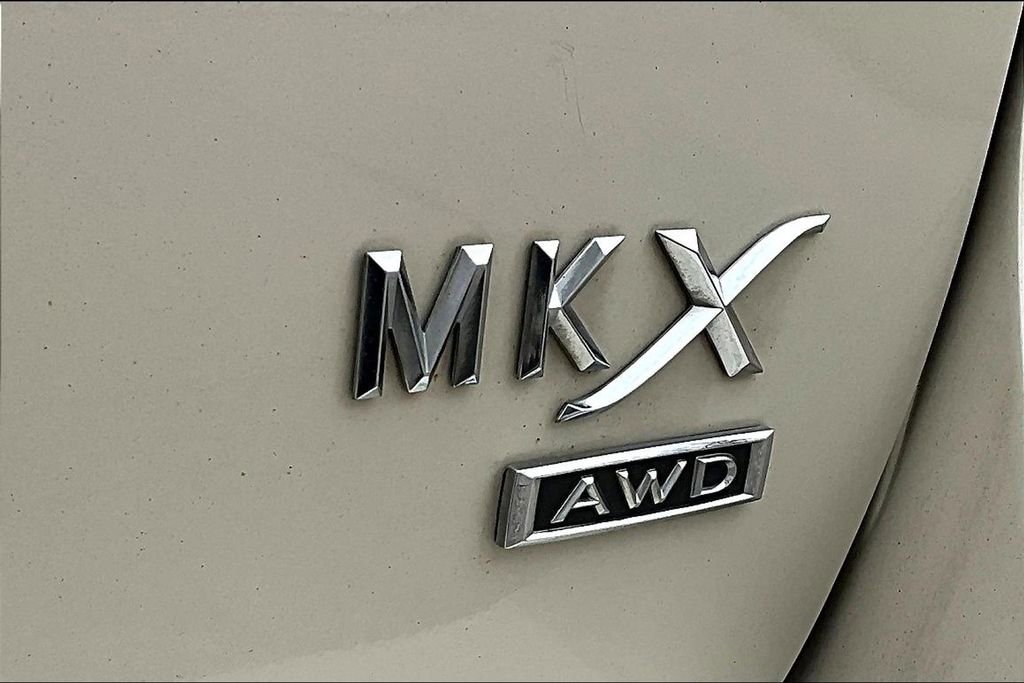 Used 2015 Lincoln MKX AWD w/ Equipment Group 102A image 23