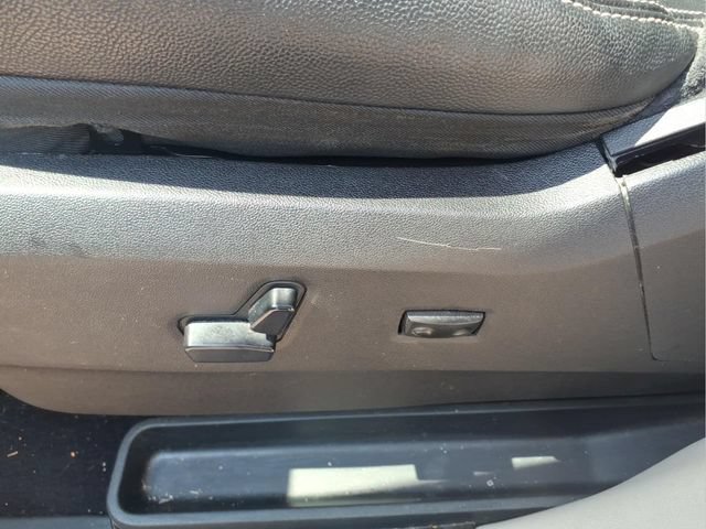 Used 2013 Chrysler Town & Country Touring-L w/ Driver Convenience Group FWD image 15
