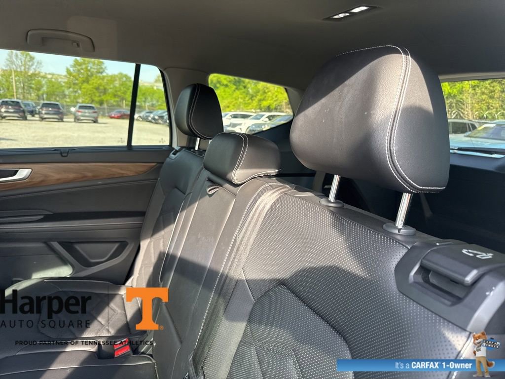 Used 2024 Volkswagen Atlas SE w/ Black Wheel Package image 9