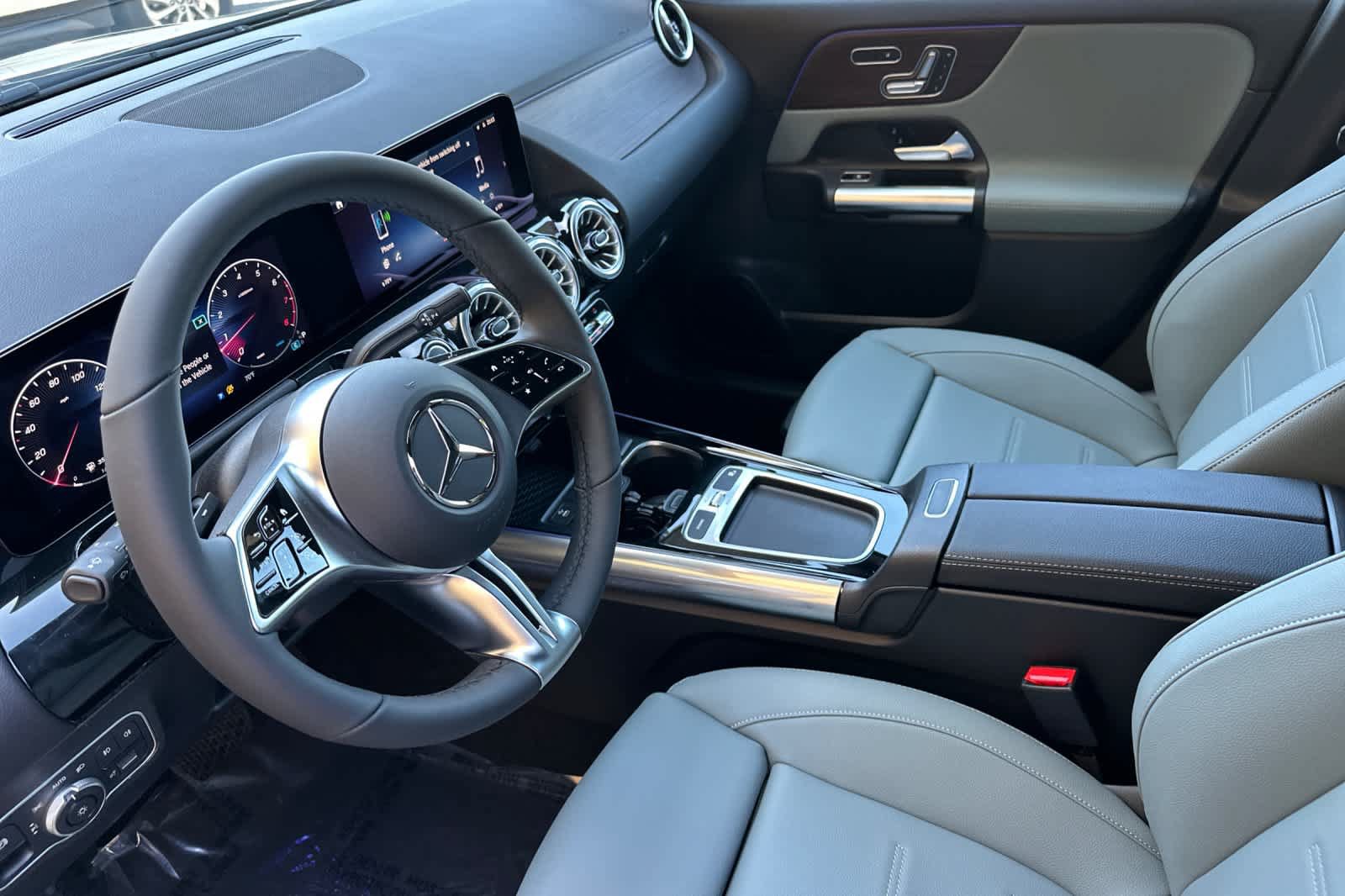 Certified 2026 Mercedes-Benz GLA 250 4MATIC image 9