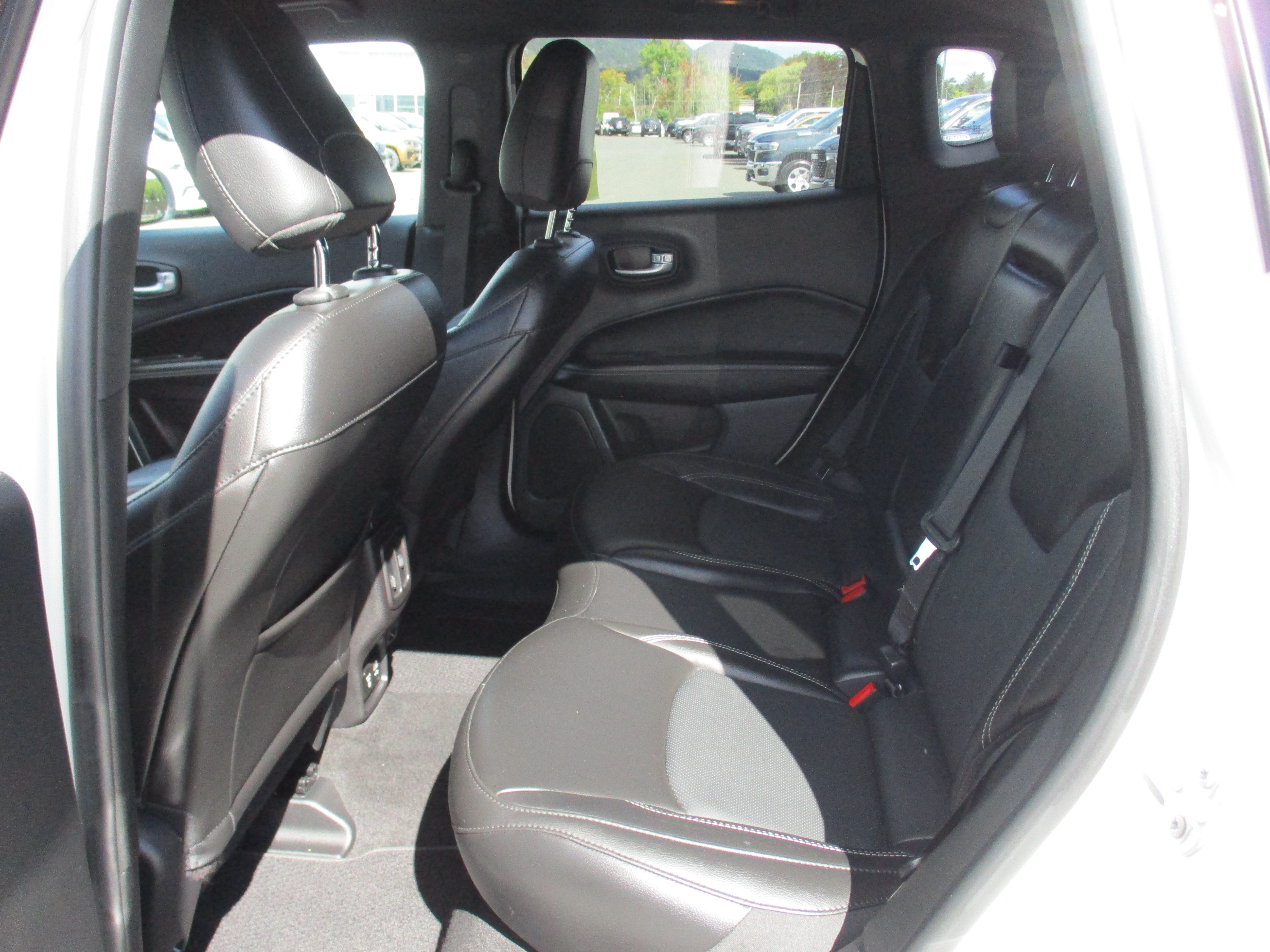 Certified 2021 Jeep Compass Latitude AWD/4WD image 11