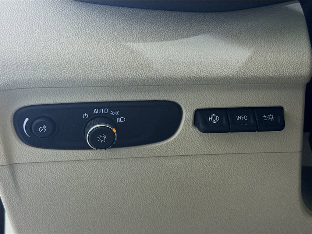Used 2021 Buick Envision Essence w/ Technology Package I AWD/4WD image 10