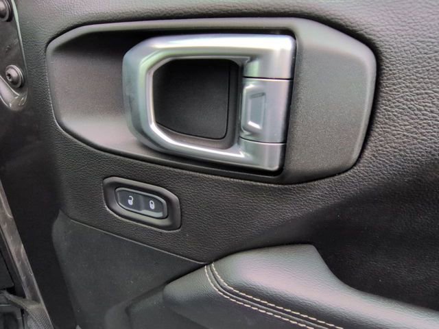 Used 2019 Jeep Wrangler Unlimited Sahara image 28