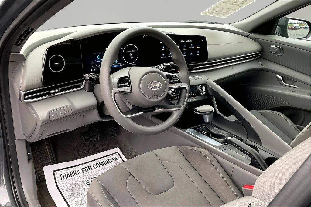 Used 2024 Hyundai Elantra SEL FWD image 19