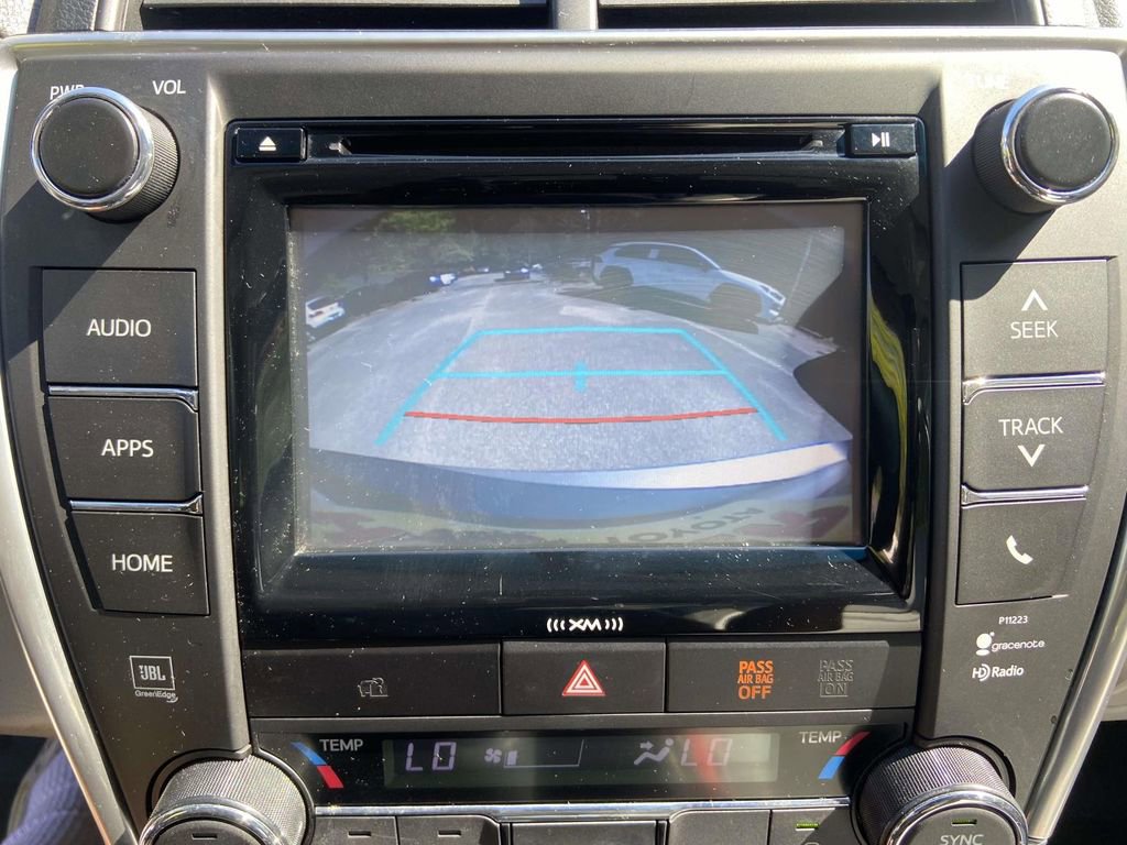 Used 2017 Toyota Camry XLE image 23