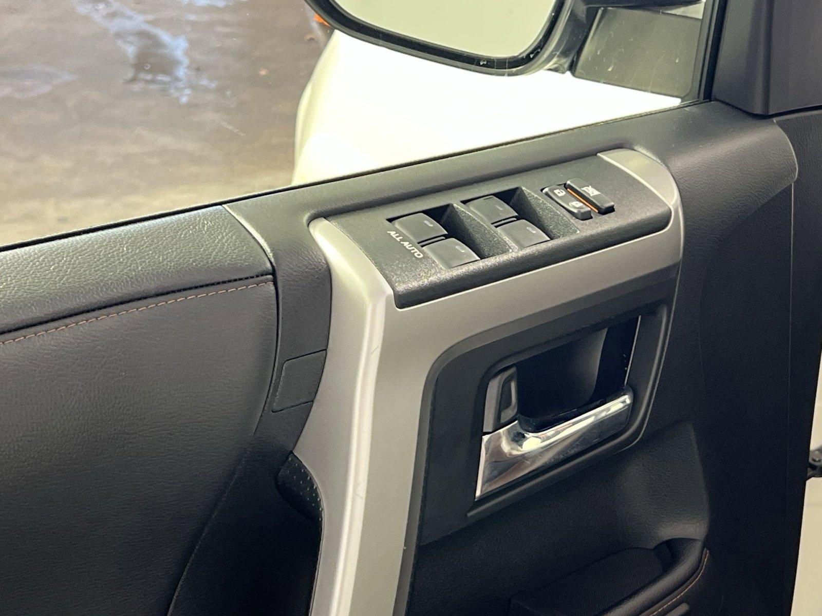 Used 2023 Toyota 4Runner Limited image 15