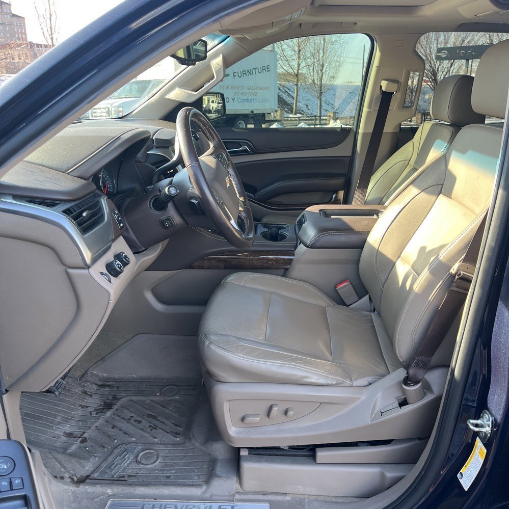 Used 2019 Chevrolet Tahoe LT w/ LT Signature Package image 12