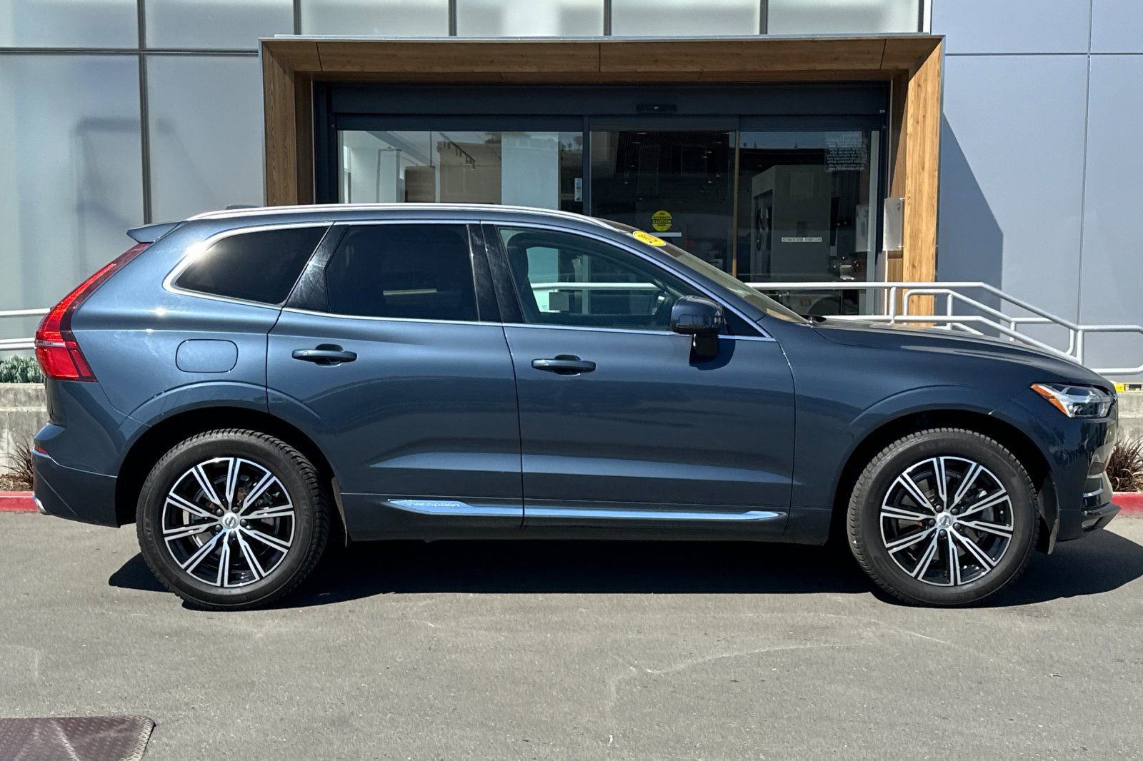 Used 2020 Volvo XC60 T6 Inscription image 8