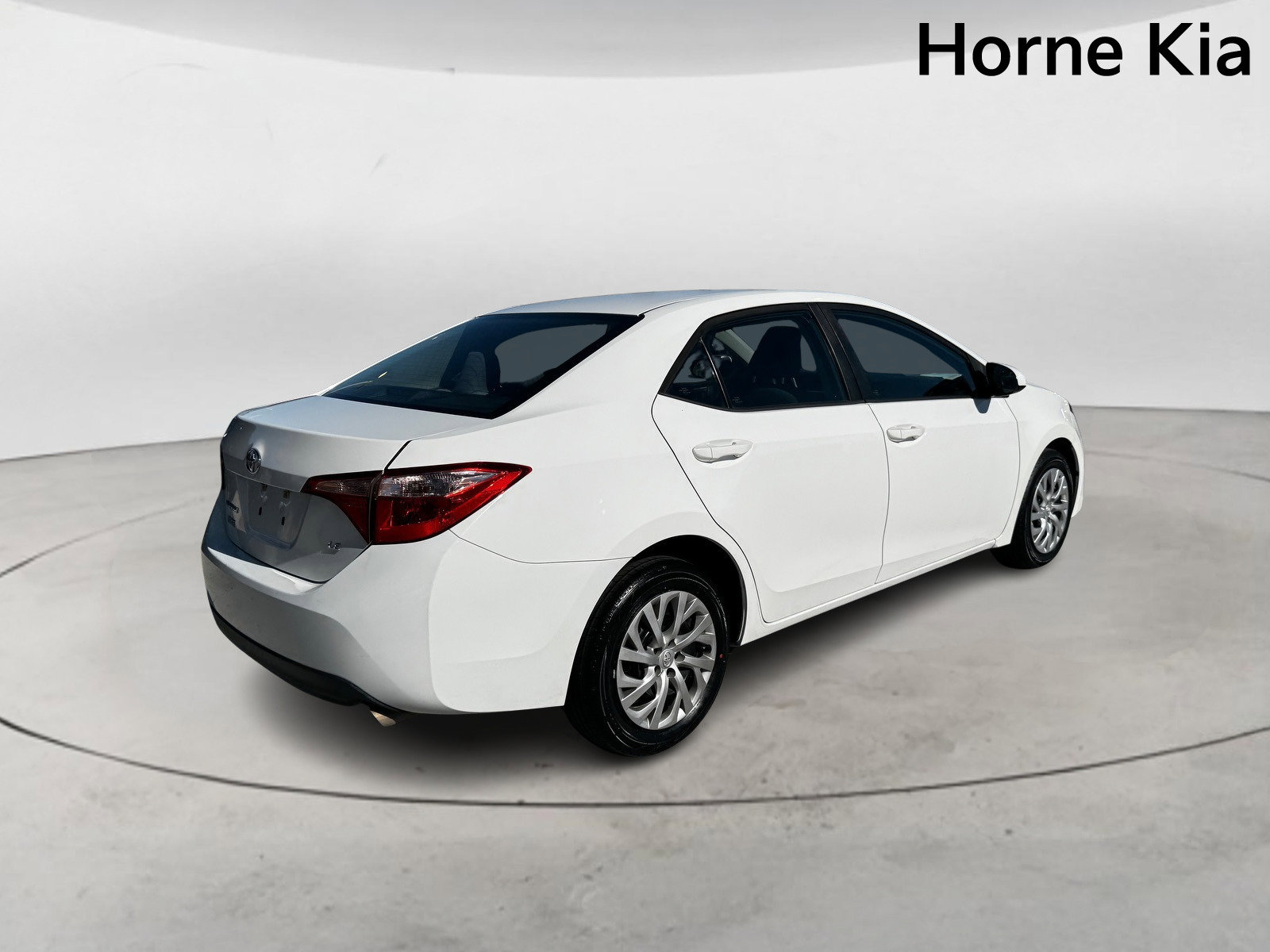 Used 2019 Toyota Corolla LE image 4