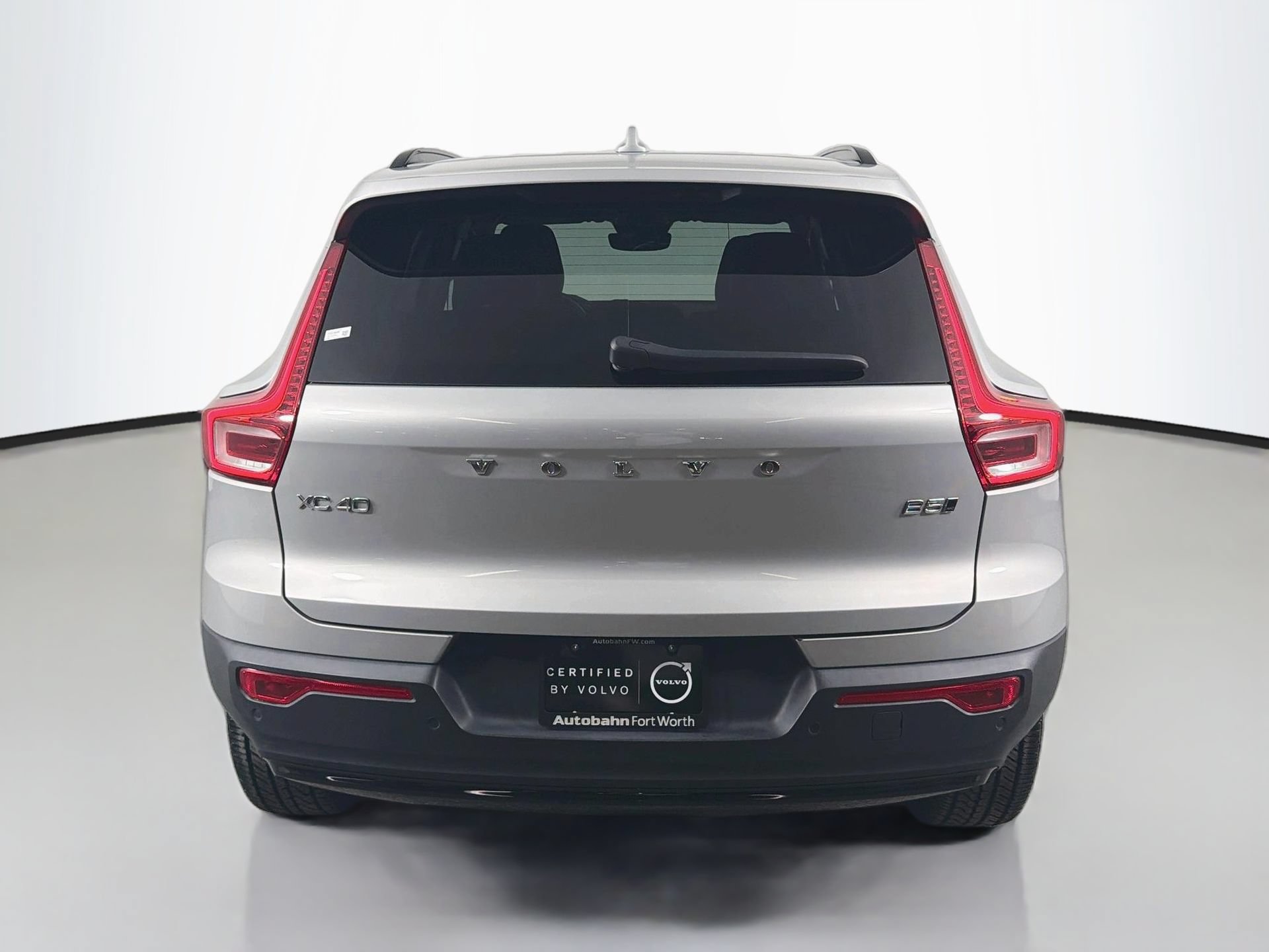 Certified 2023 Volvo XC40 B5 Plus w/ Protection Package Premier AWD/4WD image 7