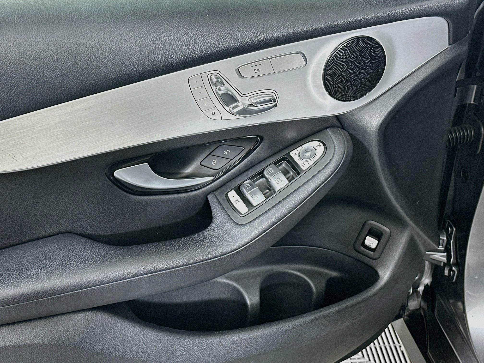 Used 2019 Mercedes-Benz GLC 300 image 15