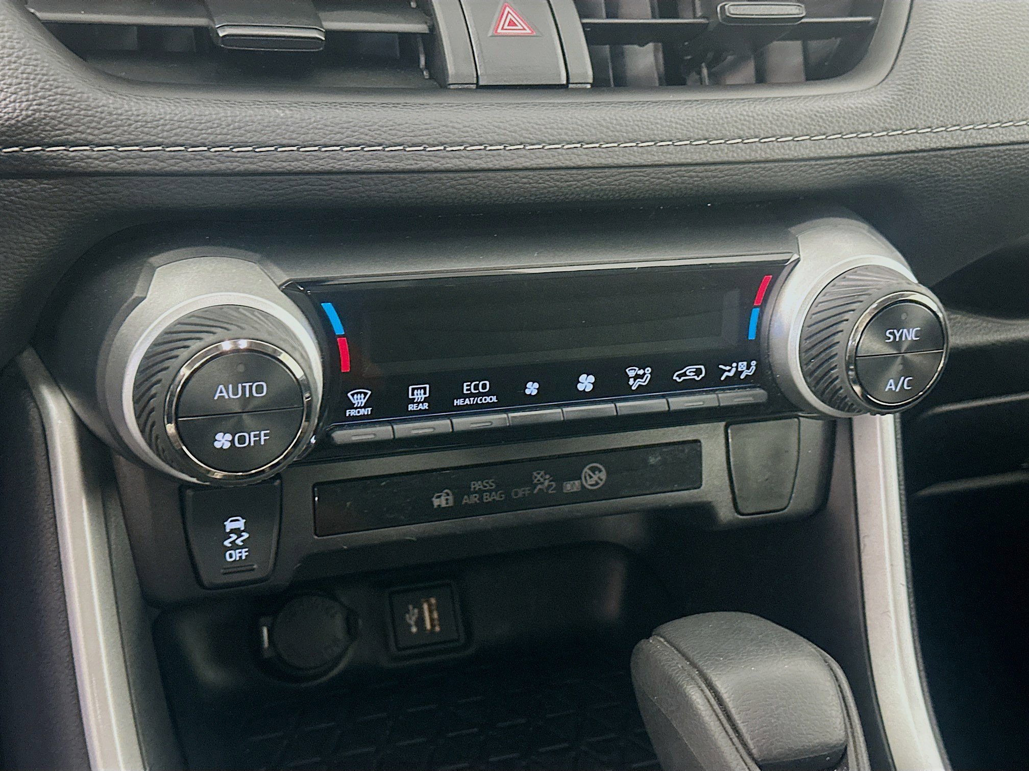 Used 2025 Toyota RAV4 XLE AWD/4WD image 24
