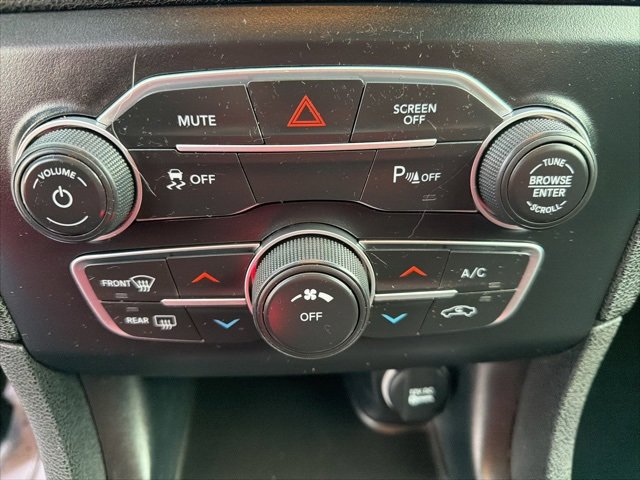 Used 2023 Dodge Charger SXT w/ Blacktop Package image 18
