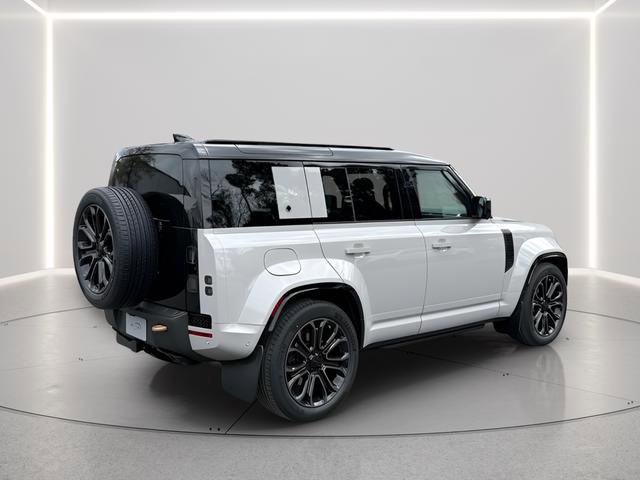 New 2026 Land Rover Defender 110 OCTA image 5