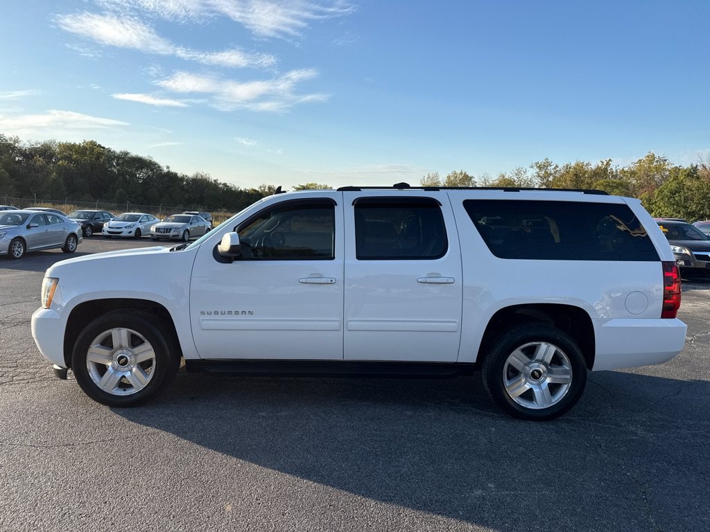 Used 2014 Chevrolet Suburban LS RWD image 1
