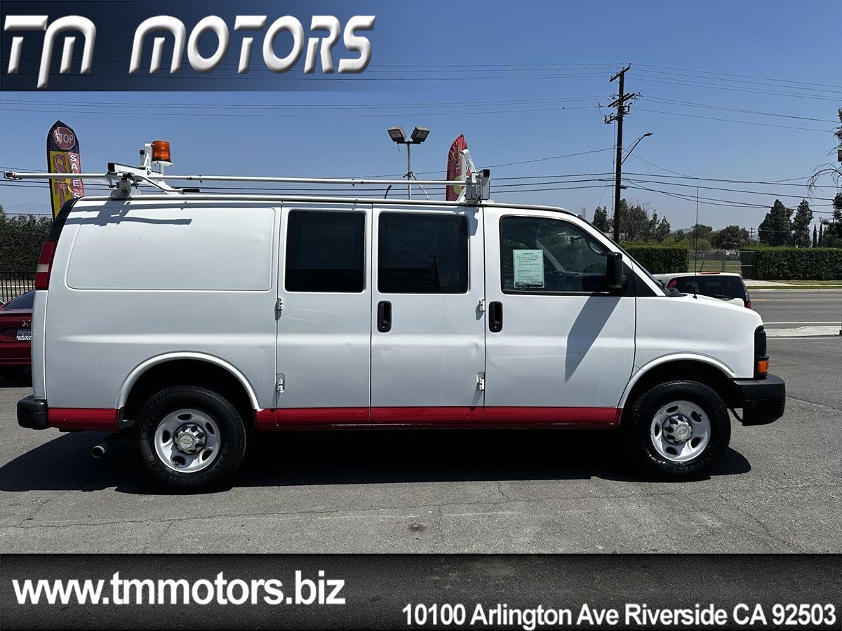 Used 2011 Chevrolet Express 2500 RWD image 17