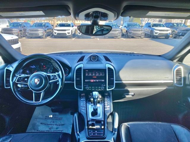 Used 2017 Porsche Cayenne image 30
