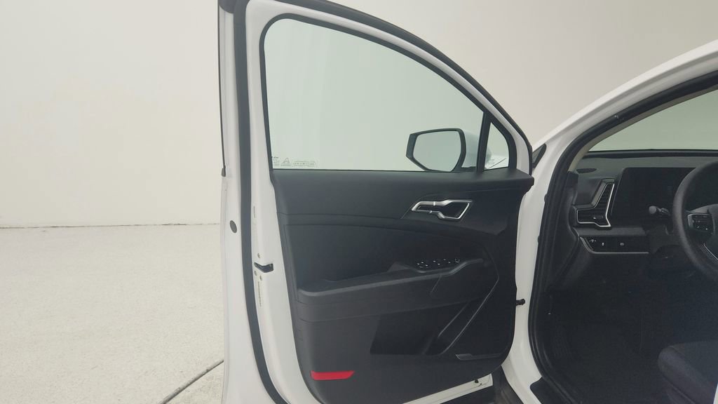 Used 2025 Kia Sportage LX FWD image 19