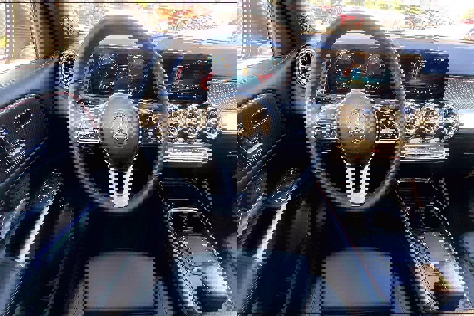 Used 2022 Mercedes-Benz GLB 250 4MATIC image 5