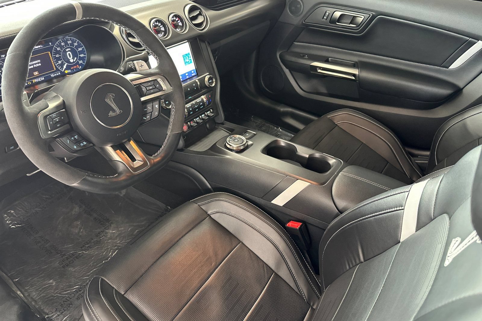Used 2022 Ford Mustang Shelby GT500 w/ Technology Package RWD image 10