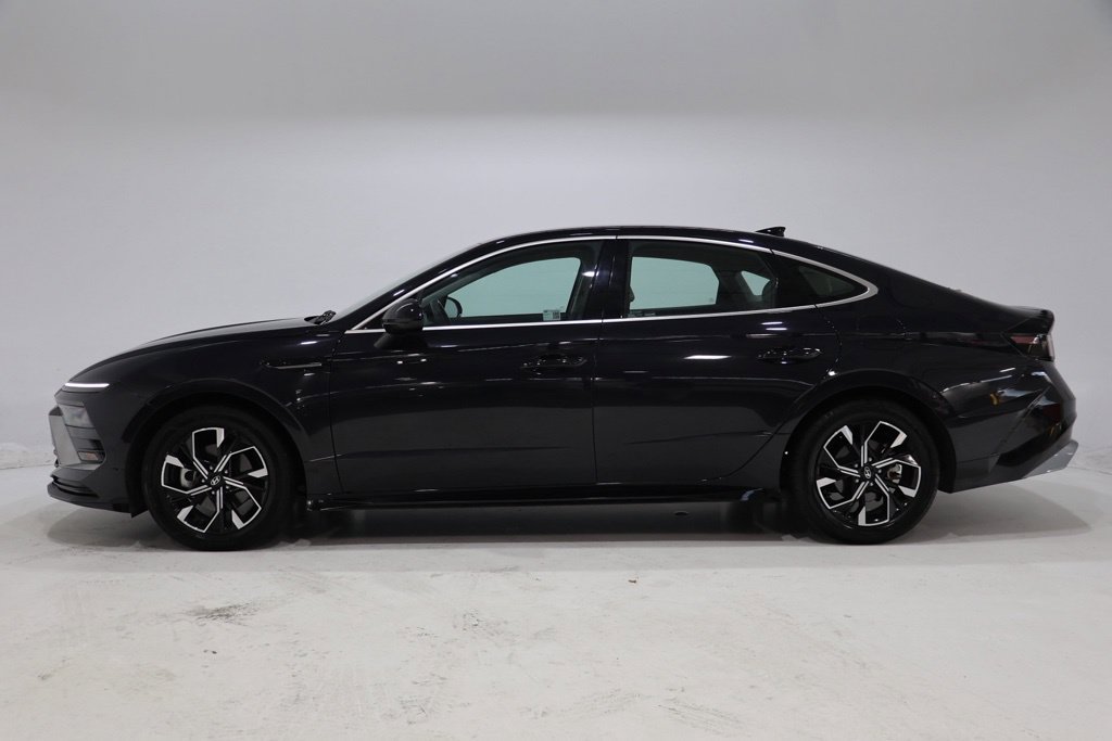 Used 2025 Hyundai Sonata SEL FWD image 4