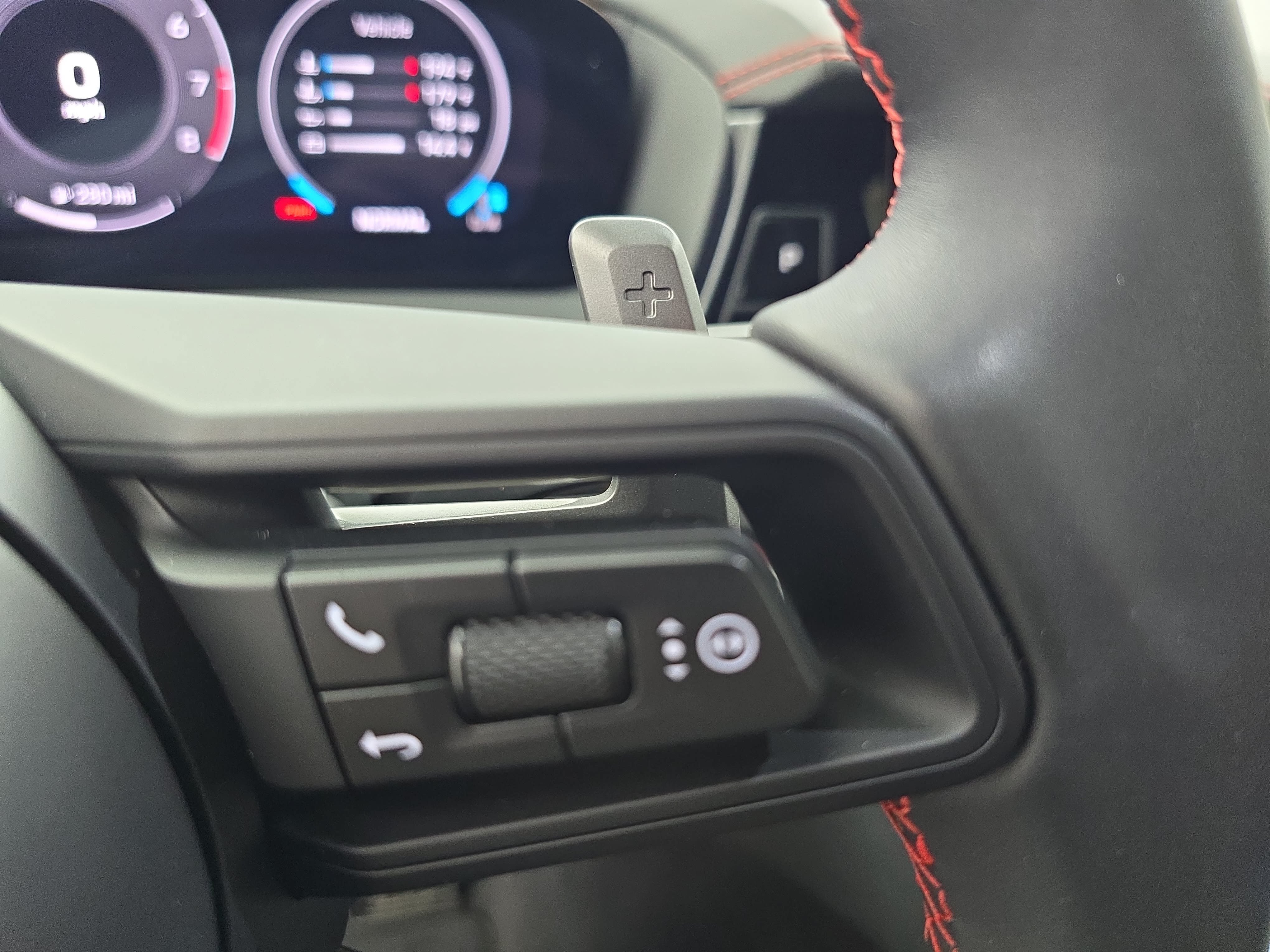 Certified 2025 Porsche Panamera 4 AWD/4WD image 20