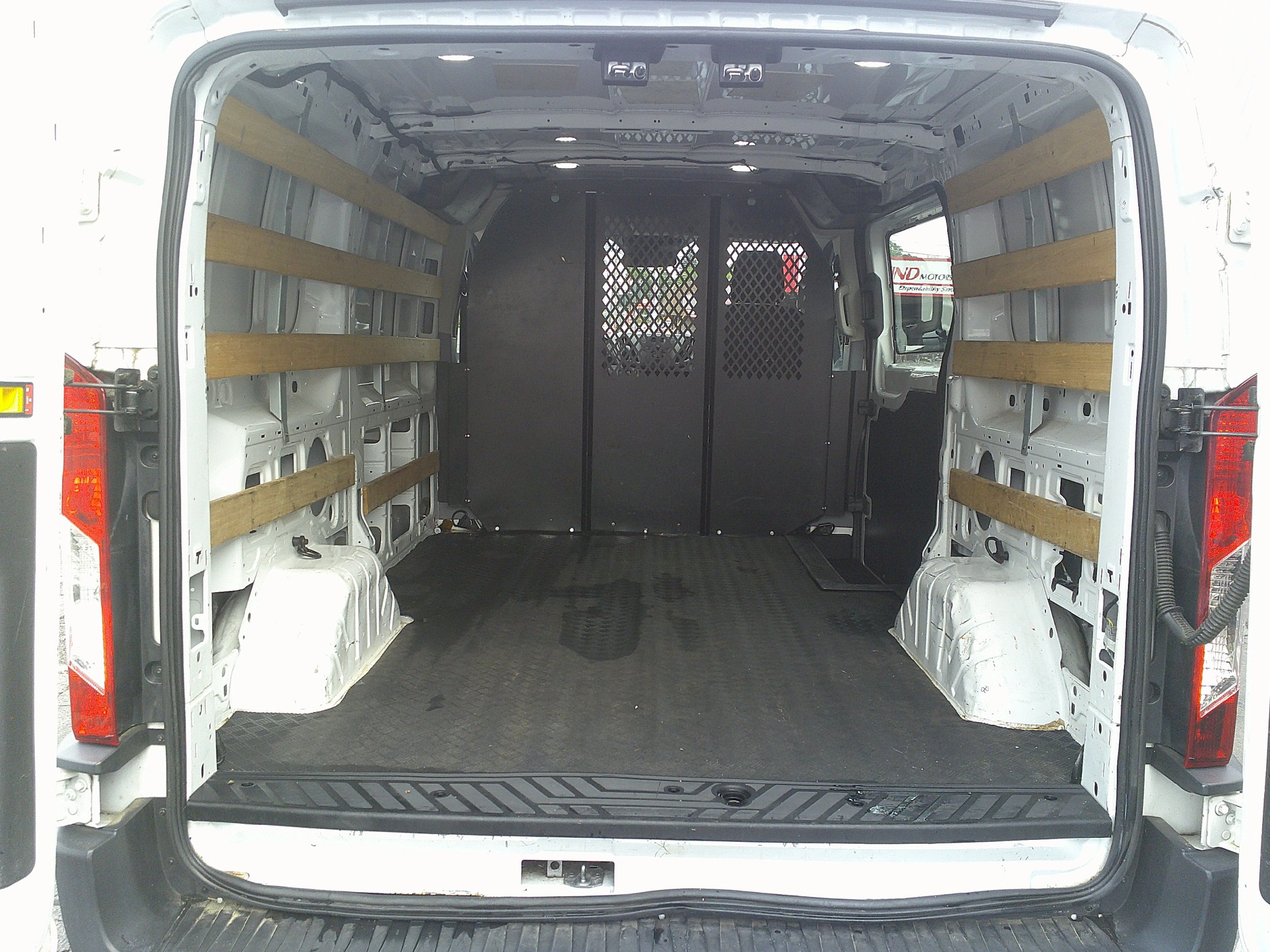 Used 2019 Ford Transit 250 130 Low Roof w/ Exterior Upgrade Package RWD image 16