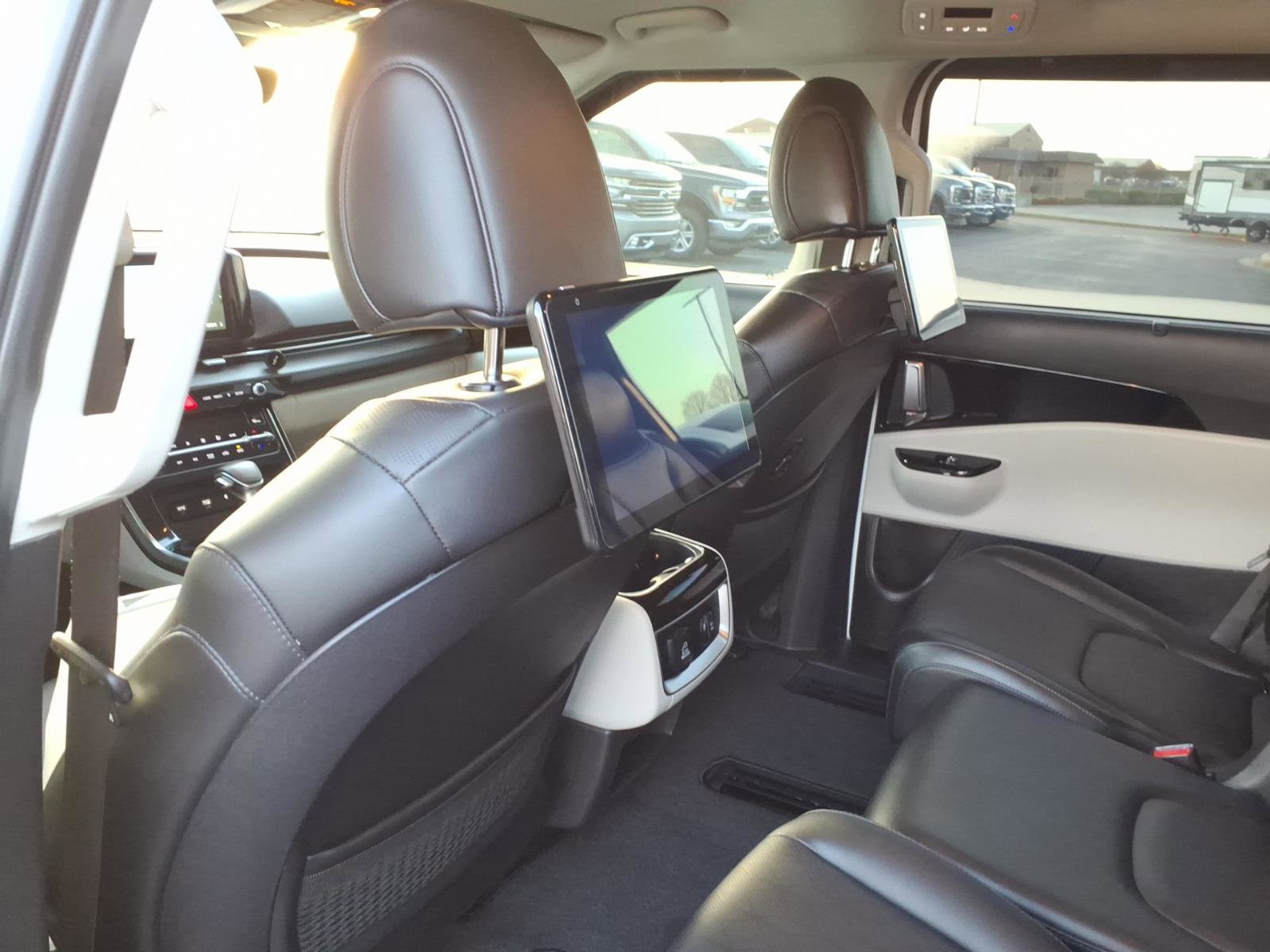 Used 2022 Kia Carnival SX image 10