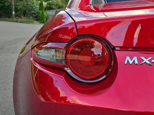 Used 2020 MAZDA MX-5 Miata RF Grand Touring RWD image 12