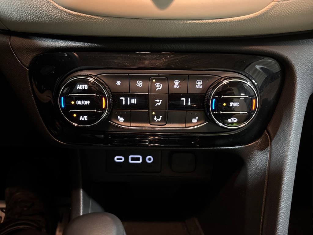 Used 2023 Buick Encore GX Select image 30